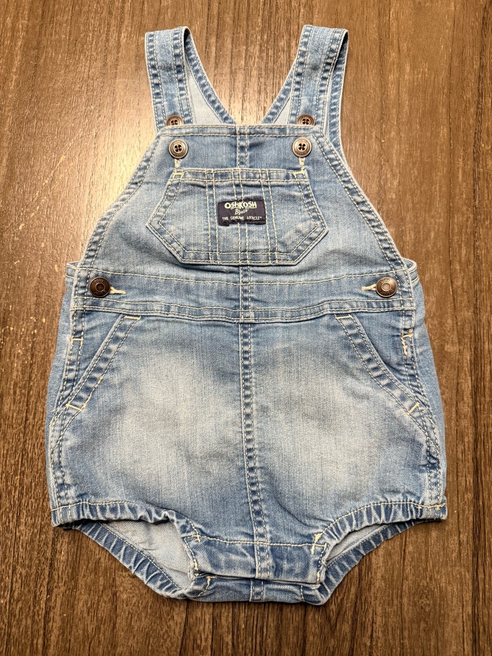 OshKosh B'gosh Light Wash Denim Short Overalls NWOT (9 months)